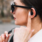 インカムで耳が痛くなる理由とは？耳が痛いときの対処法を解説